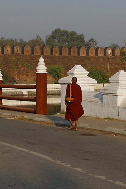 Mandalay-divers-010