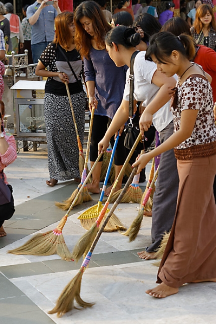 Yangon-Shwedagon-088