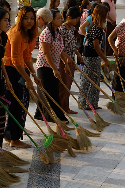 Yangon-Shwedagon-095