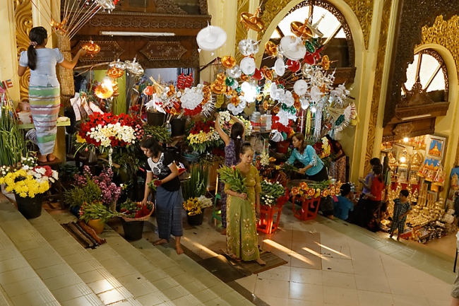 Yangon-Shwedagon-150