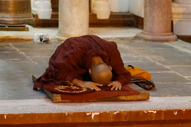 Yangon-Shwedagon-235