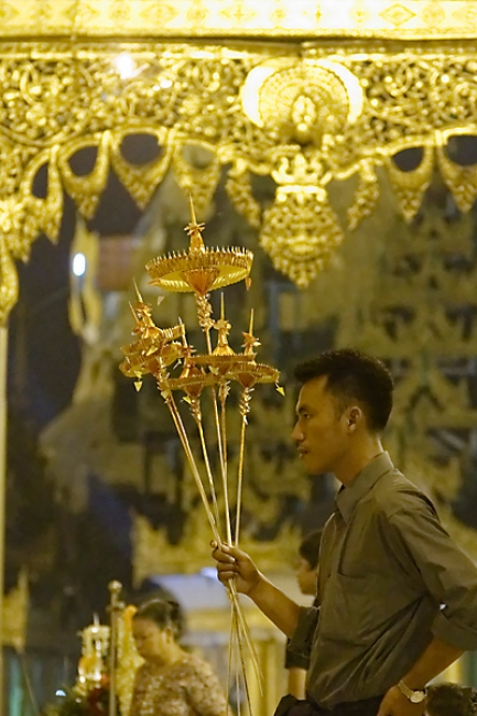 Yangon-Shwedagon-250