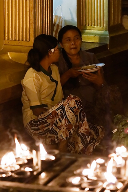 Yangon-Shwedagon-256