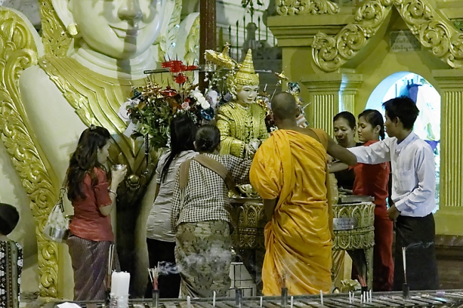 Yangon-Shwedagon-260