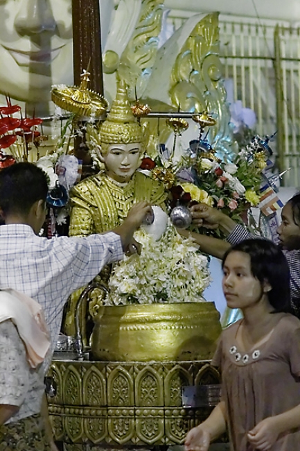 Yangon-Shwedagon-261