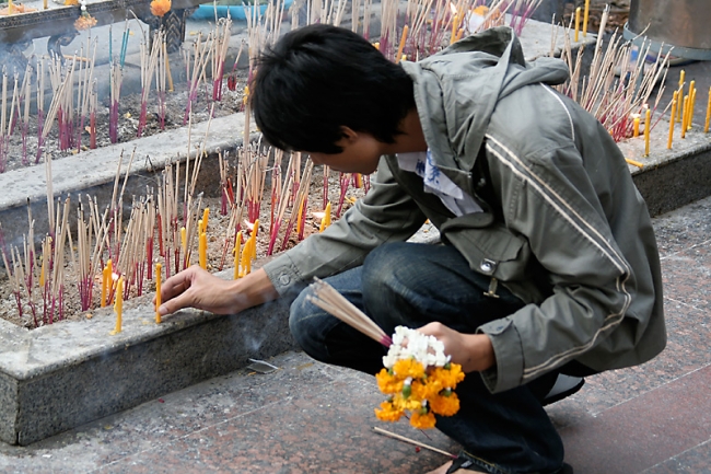 04-Bangkok-Erawan-Shrine-009