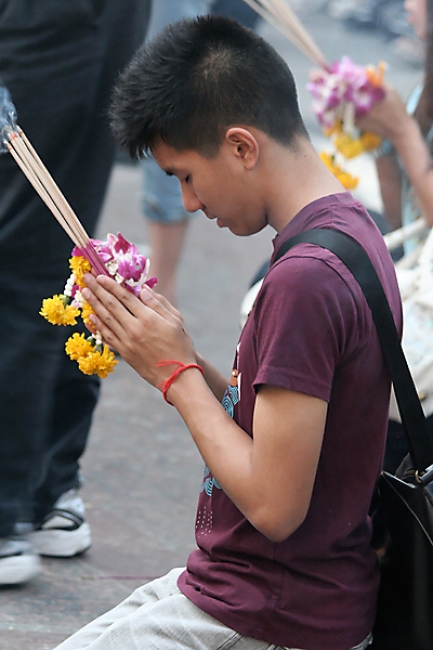 04-Bangkok-Erawan-Shrine-023