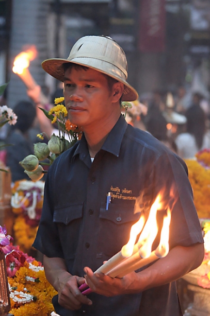 04-Bangkok-Erawan-Shrine-030