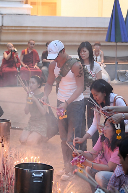 04-Bangkok-Erawan-Shrine-034
