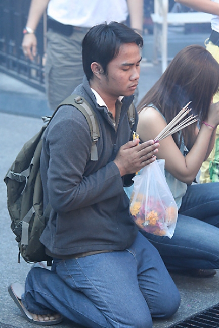04-Bangkok-Erawan-Shrine-035